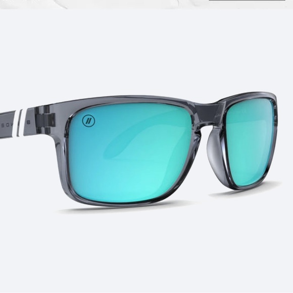 Blenders Canyon North Point Blue mirror lens sunglasses - Picture 3 of 13